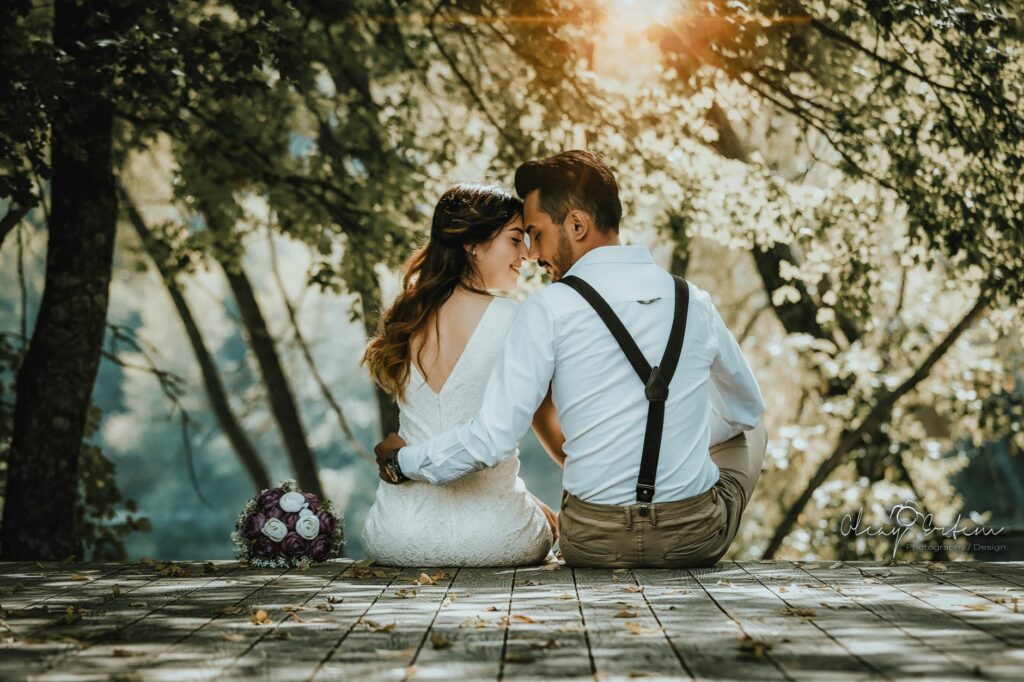 A bride and groom share an intimate moment during a romantic outdoor wedding in Ankara, Türkiye.